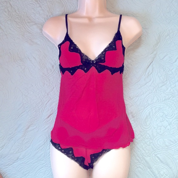 Hot pink camisole and panties set - Picture 1 of 5
